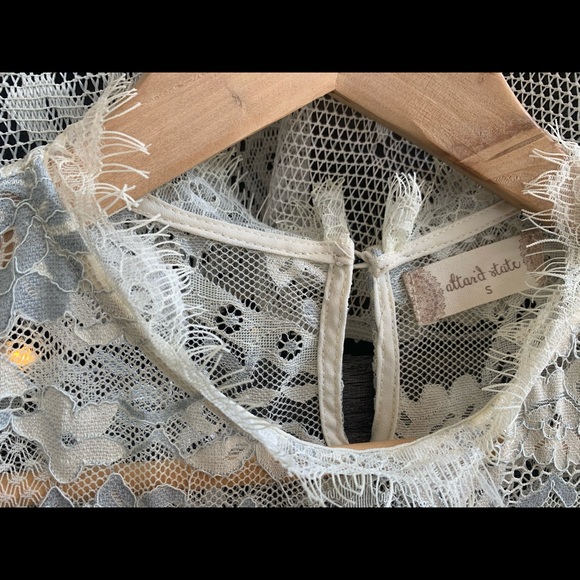 NWT Altar’d State Cream-Lt Blue Lace Tank - Picture 2 of 6